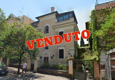 Villa in Vendita a Roma via Cimone