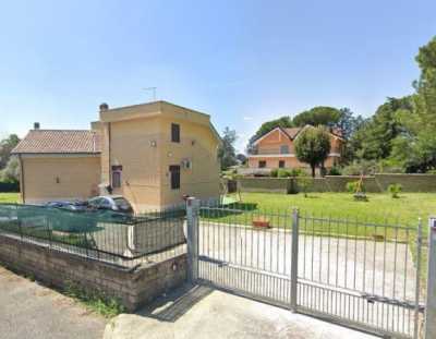 Villa in Vendita a Roma via Prato Lauro