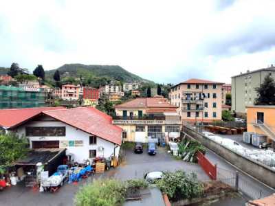 Appartamento in Vendita a Genova via Ligorna