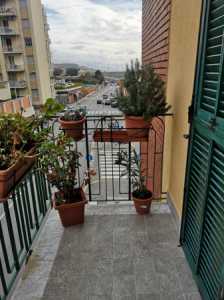 Appartamento in Vendita a Genova via Voltri