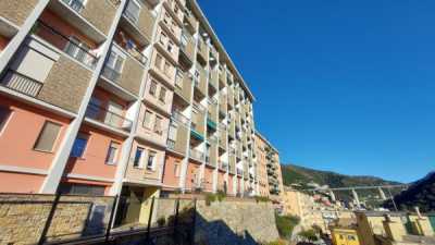Appartamento in Vendita a Genova via Posalunga