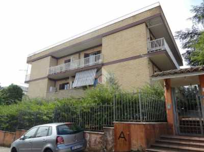 Appartamento in Vendita a Pomezia via Vicenza 1