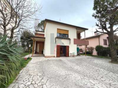 Villa in Vendita a Forlì