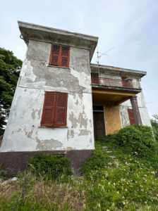 Villa in Vendita a Serravalle Scrivia via Gambarato