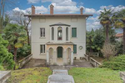 Villa in Vendita a Venegono Superiore via Giuseppe Verdi 37