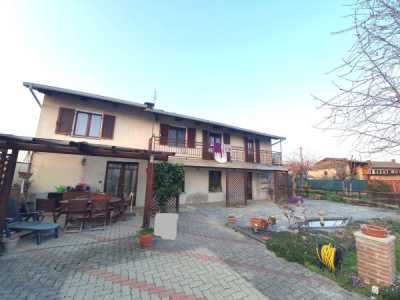 Villa in Vendita a Cavour via Bibiana