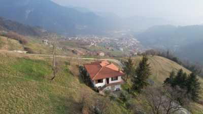 Villa in Vendita ad Adrara San Martino via Squadra Alta 12