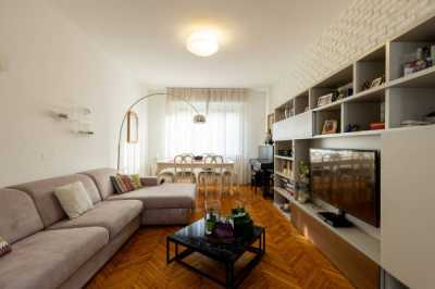 Appartamento in Vendita a Milano via Piacenza 9