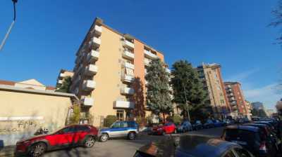 Appartamento in Vendita a Milano via Bari