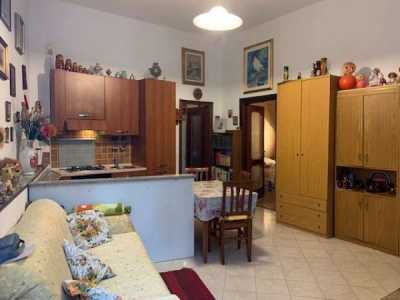 Appartamento in Vendita a Milano via Corsico