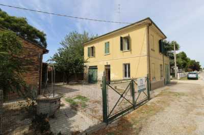 Villa in Vendita a Ravenna via Libero Garzanti 54