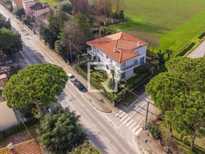 Villa in Vendita a Ravenna via Dismano 585