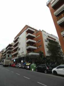 Appartamento in Vendita a Roma via Ugo de Carolis 74