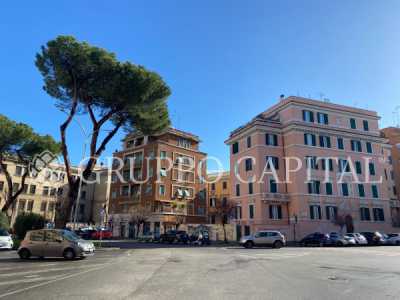 Appartamento in Vendita a Roma via Matera