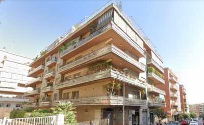 Appartamento in Vendita a Roma via Ugo de Carolis 82