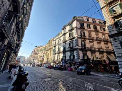Appartamento in Vendita a Napoli ad via Pessina 11