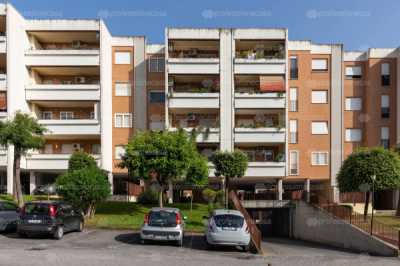 Appartamento in Vendita a Roma via Luigi Gastinelli