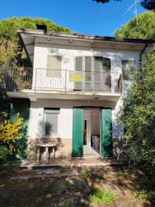 Villa in Vendita a Comacchio via Antonello da Messina 25