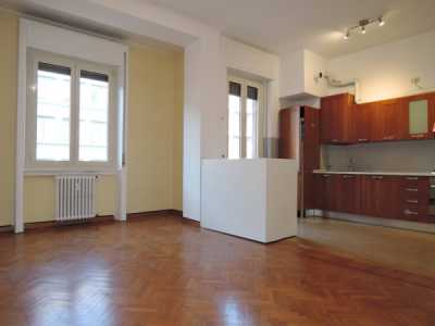 Appartamento in Vendita a Milano via Andrea Massena
