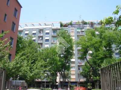 Appartamento in Vendita a Milano via Solari 52