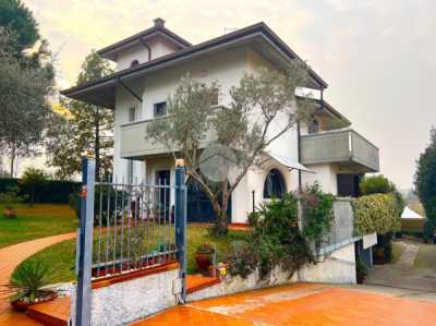 Villa in Vendita a Verona Contrada Gabbia 18