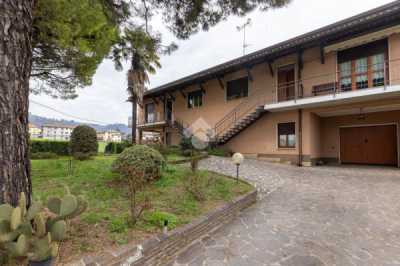 Villa in Vendita a Missaglia via Rossini 3
