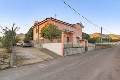 Villa in Vendita a Ceriale via Torino
