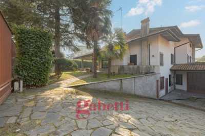 Villa in Vendita a Cologno Monzese via Augusto Righi 6