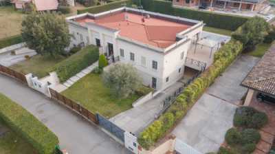Villa in Vendita a Corte Franca via Provinciale 34