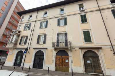 Appartamento in Vendita a Brescia via Fratelli Ugoni 40