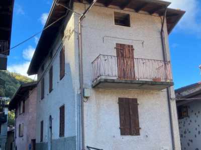 Villa in Vendita a Pisogne via Casari