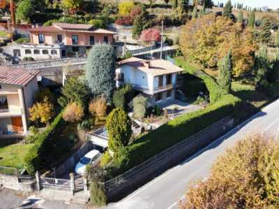 Villa in Vendita a Grumello del Monte via Aldo Moro 31