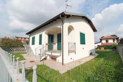 Villa in Vendita a Lurate Caccivio via San Carlo 29
