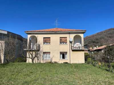 Villa in Vendita a Colle Brianza via Piave 1