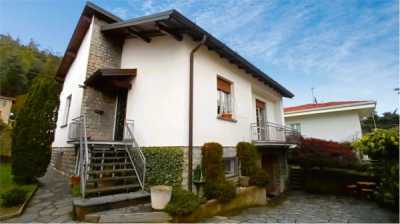 Villa in Vendita a Como via Monte Caprino 7