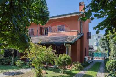 Villa in Vendita a San Donato Milanese via Guido Rossa 35