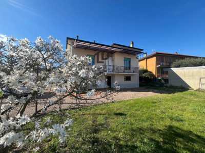 Villa in Vendita a Ternate Mazzini 15