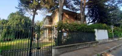 Villa in Vendita a Gallarate via Bergamo 1