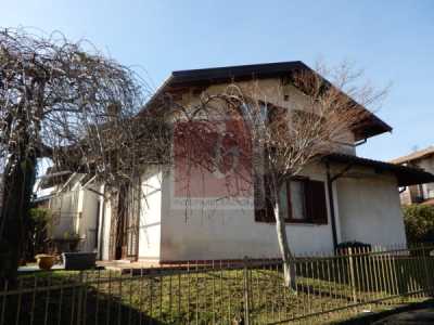 Villa in Vendita a Caravate via Ingegner Silvio Rosnati