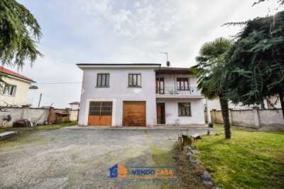 Villa in Vendita a Carignano via Silvio Pellico 111