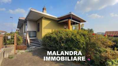 Villa in Vendita a Varallo Pombia via San Giovanni Bosco 38