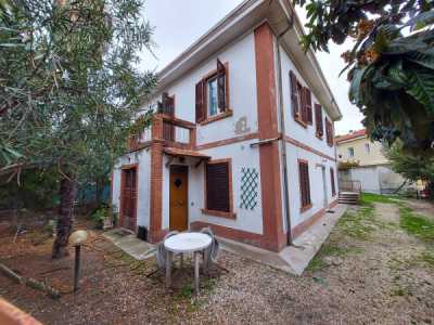 Villa in Vendita a Pesaro via Vincenzo Rossi