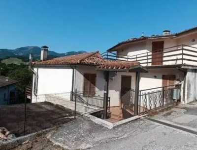 Villa in Vendita a Serra Sant