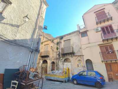 Appartamento in Vendita a Palermo via Albergheria