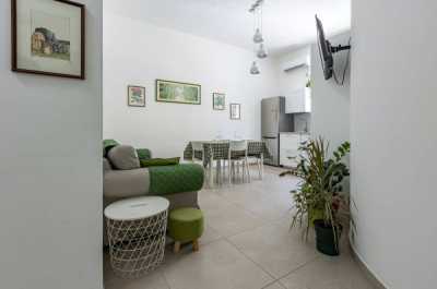 Appartamento in Affitto a Cagliari via Efisio Marini