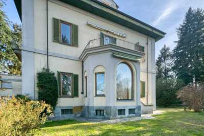 Villa in Vendita a Torino Strada Comunale di Superga 37