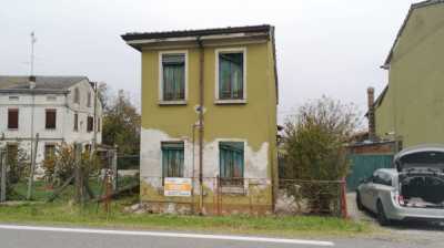 Villa in Vendita a San Benedetto po