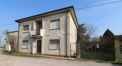 Villa in Vendita a Roverbella via Solferino e San Martino 33