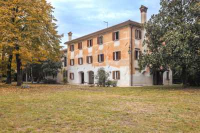 Villa in Vendita a Paese via Montello