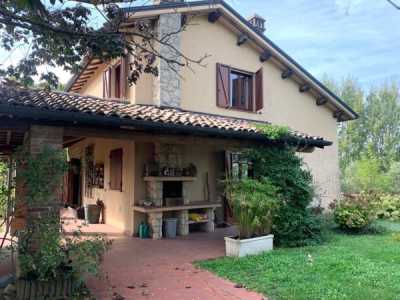 Villa in Vendita a Langhirano